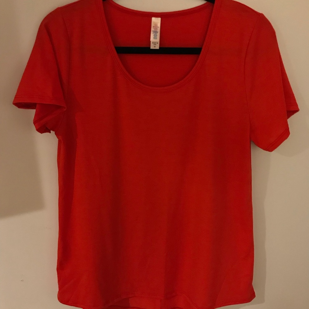 LuLaRoe Medium Classic T